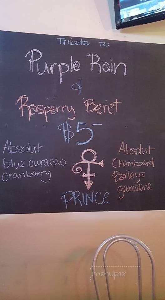 Bakery Lounge - Austin, MN